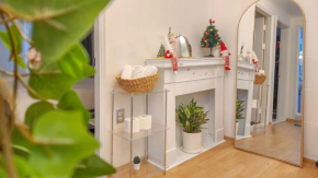 K-10 White Linen House